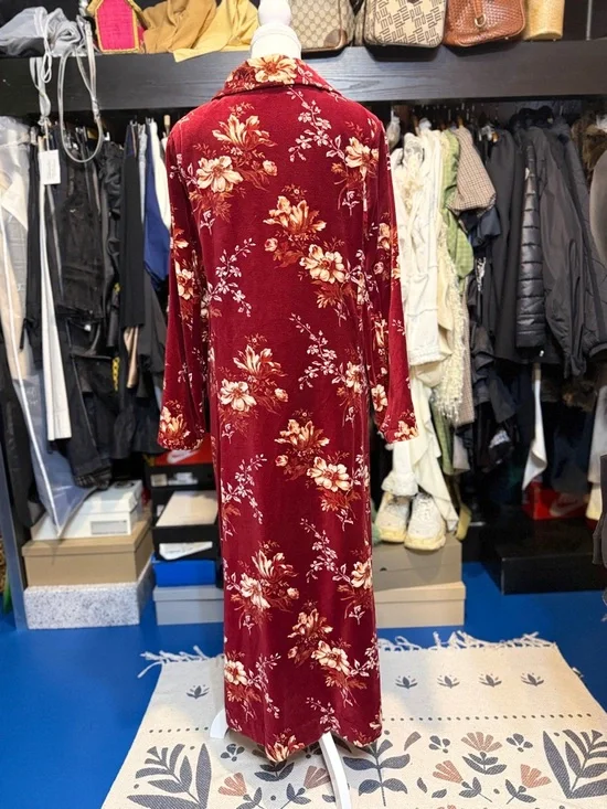 Red Floral Velvet Double-Breasted Long Coat - Picture 3 of 8